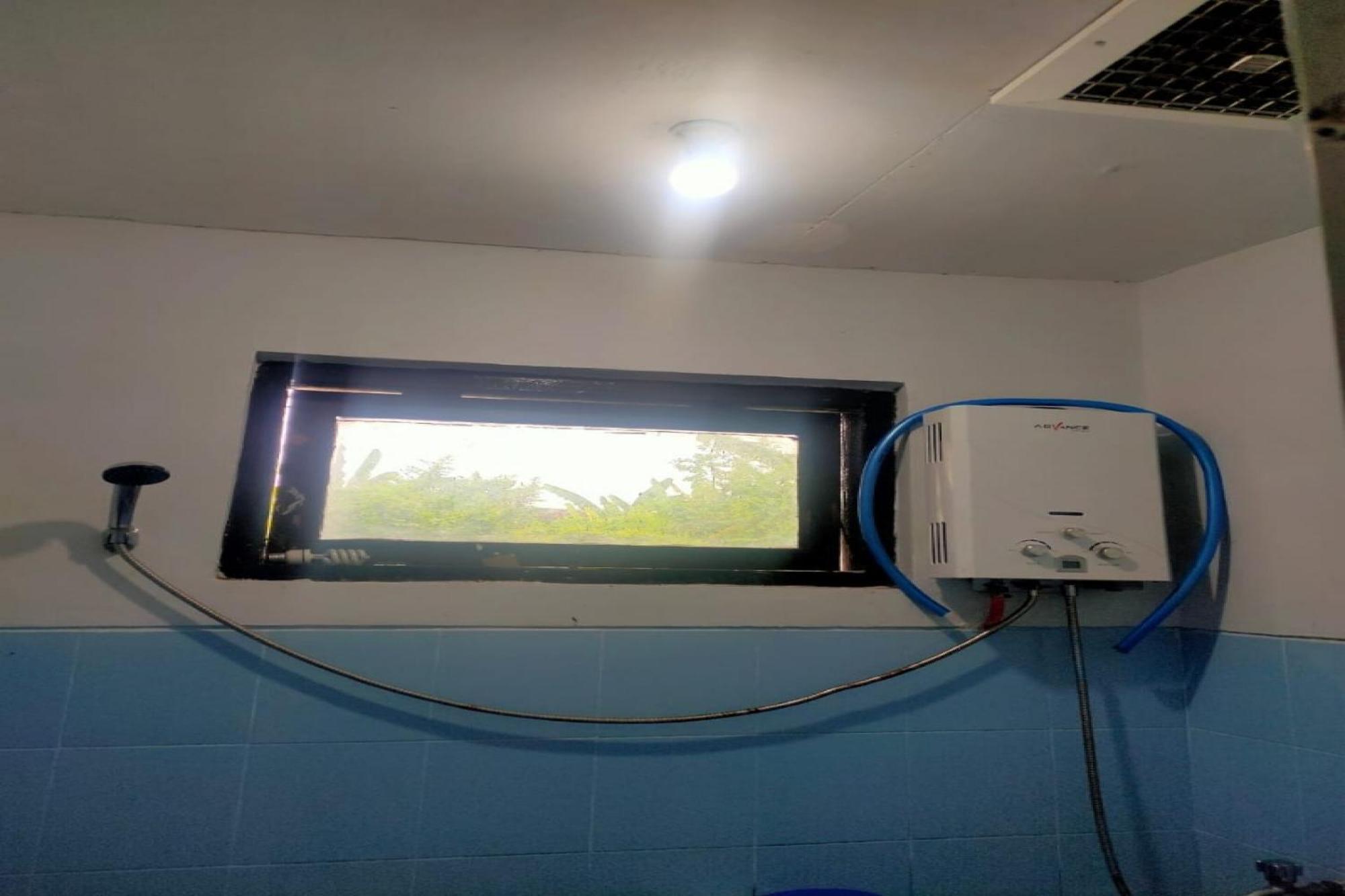 红多兹普拉斯酒店-近苏梅内普广场 Sumenep 外观 照片